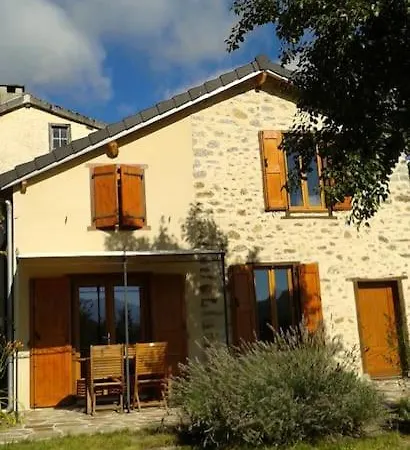 Grange En Pierres. Grand Jardin Et Belle Vue *