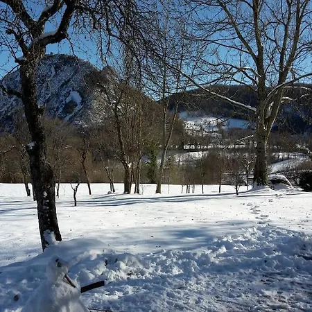 Grange En Pierres. Grand Jardin Et Belle Vue * Saurat